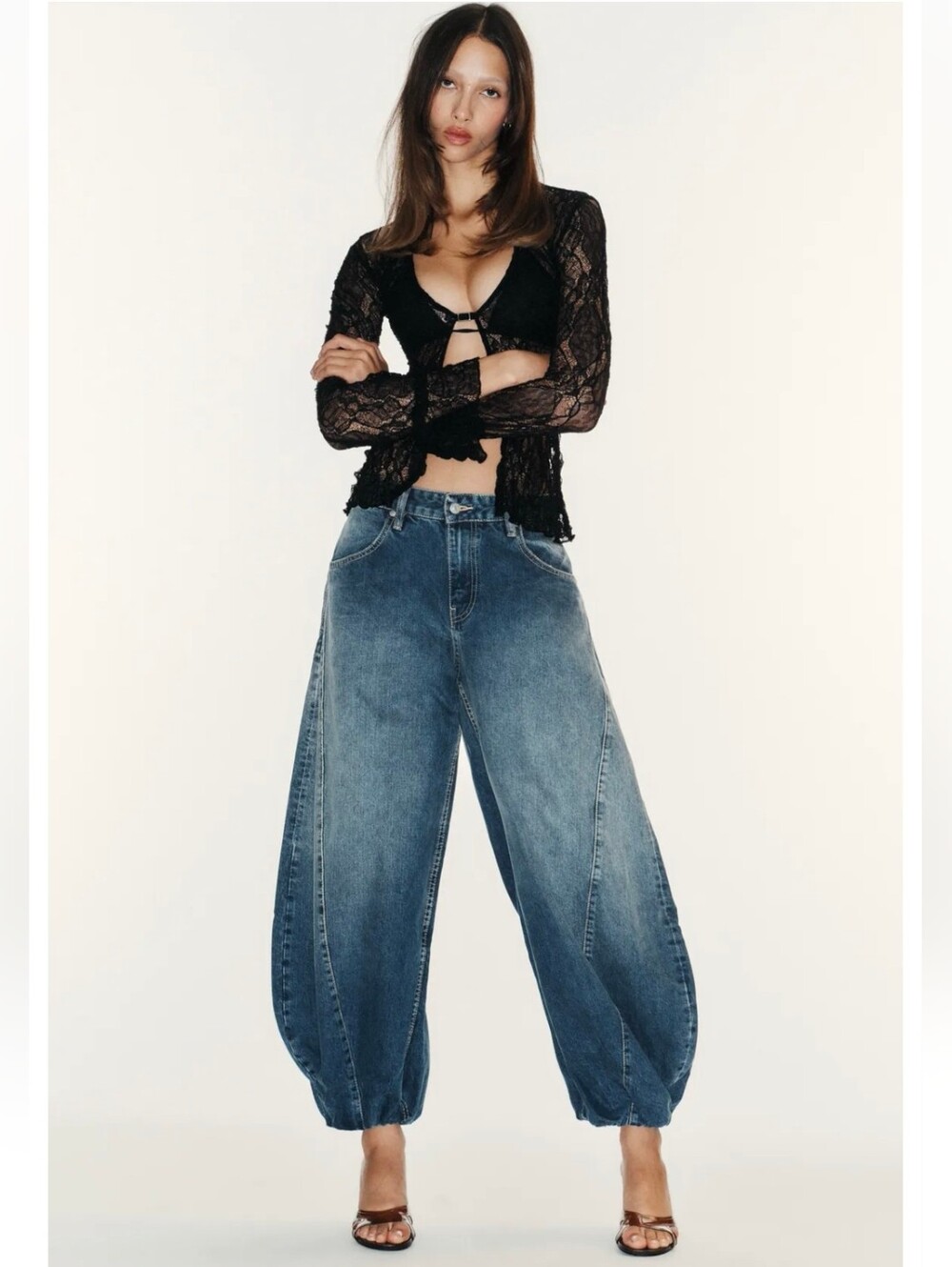 ZARA TRF MID-RISE ELASTIC HEM JEANS